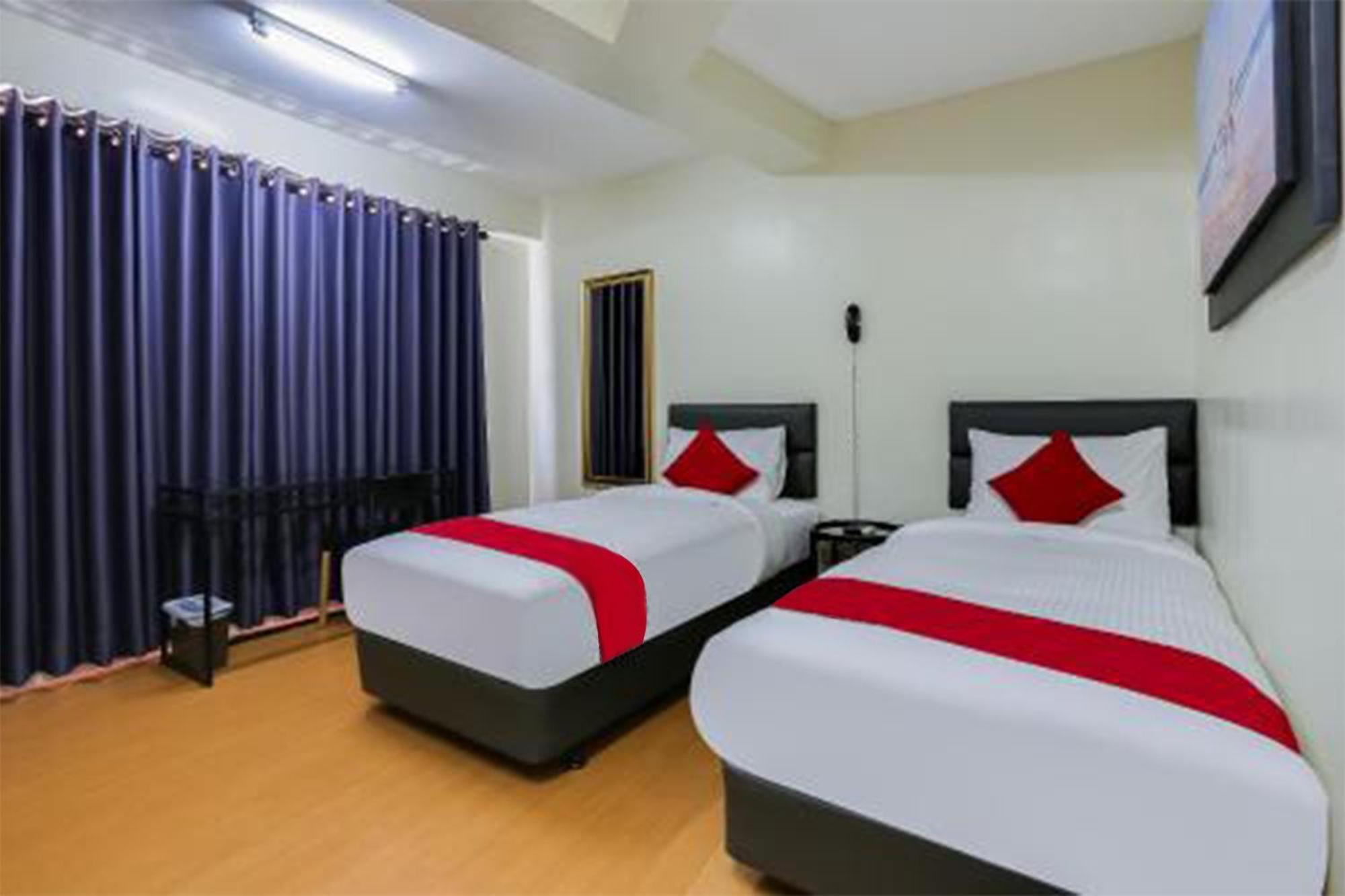 OYO 190 Anglo Residences Cidade Quezon Exterior foto
